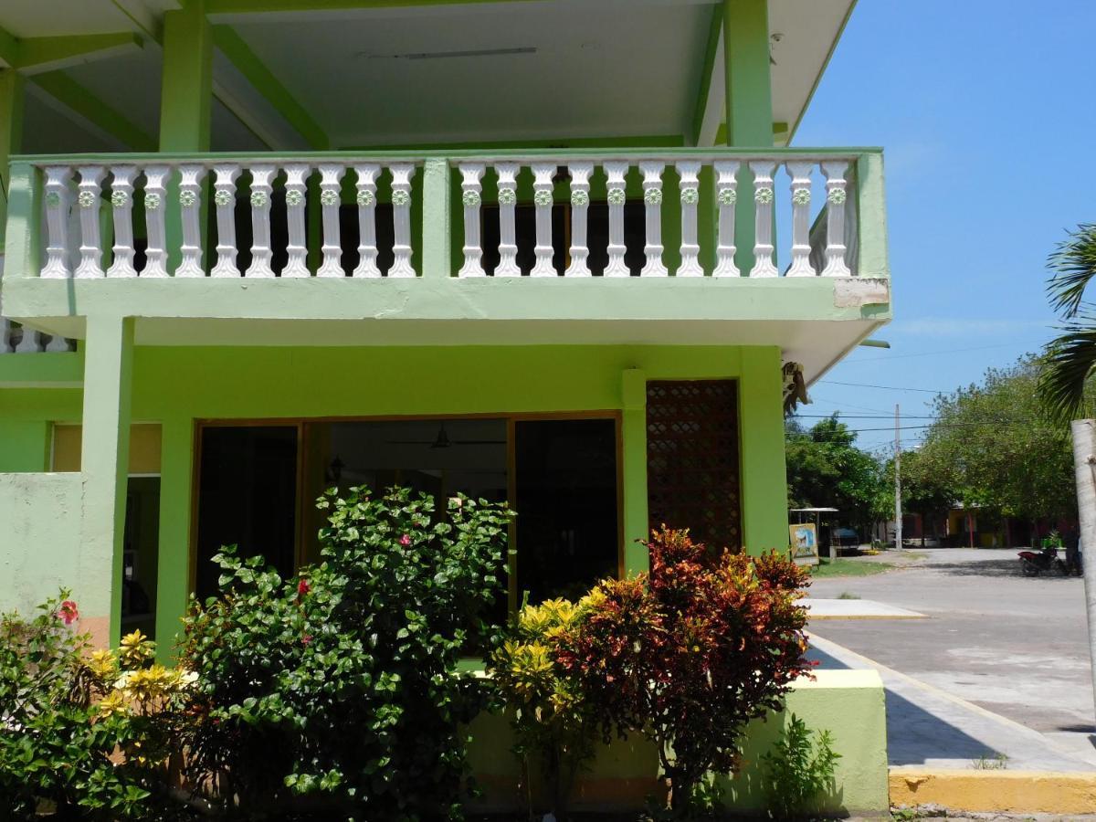 Casa De Huespedes Yoli By Rotamundos Playa Chachalacas Exterior foto