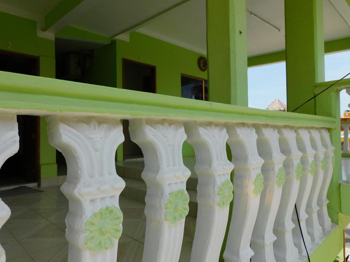 Casa De Huespedes Yoli By Rotamundos Playa Chachalacas Exterior foto